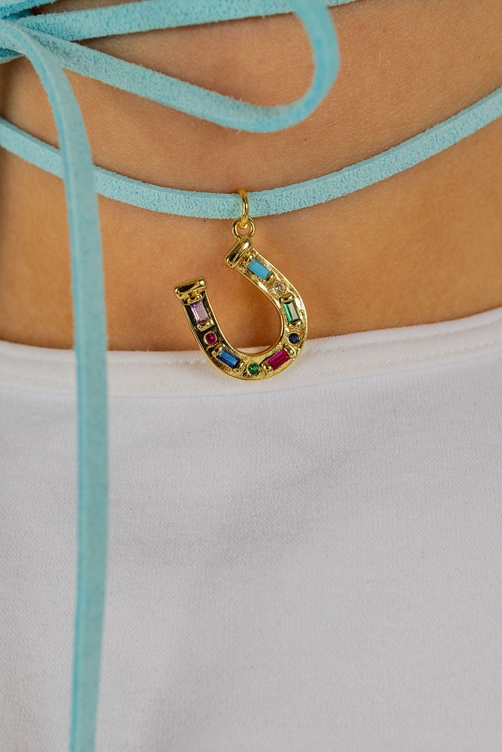 HORSESHOE WRAP NECKLACE
