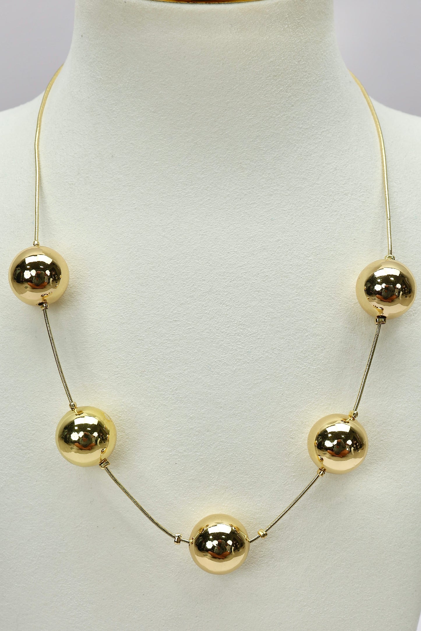 DOT NECKLACE