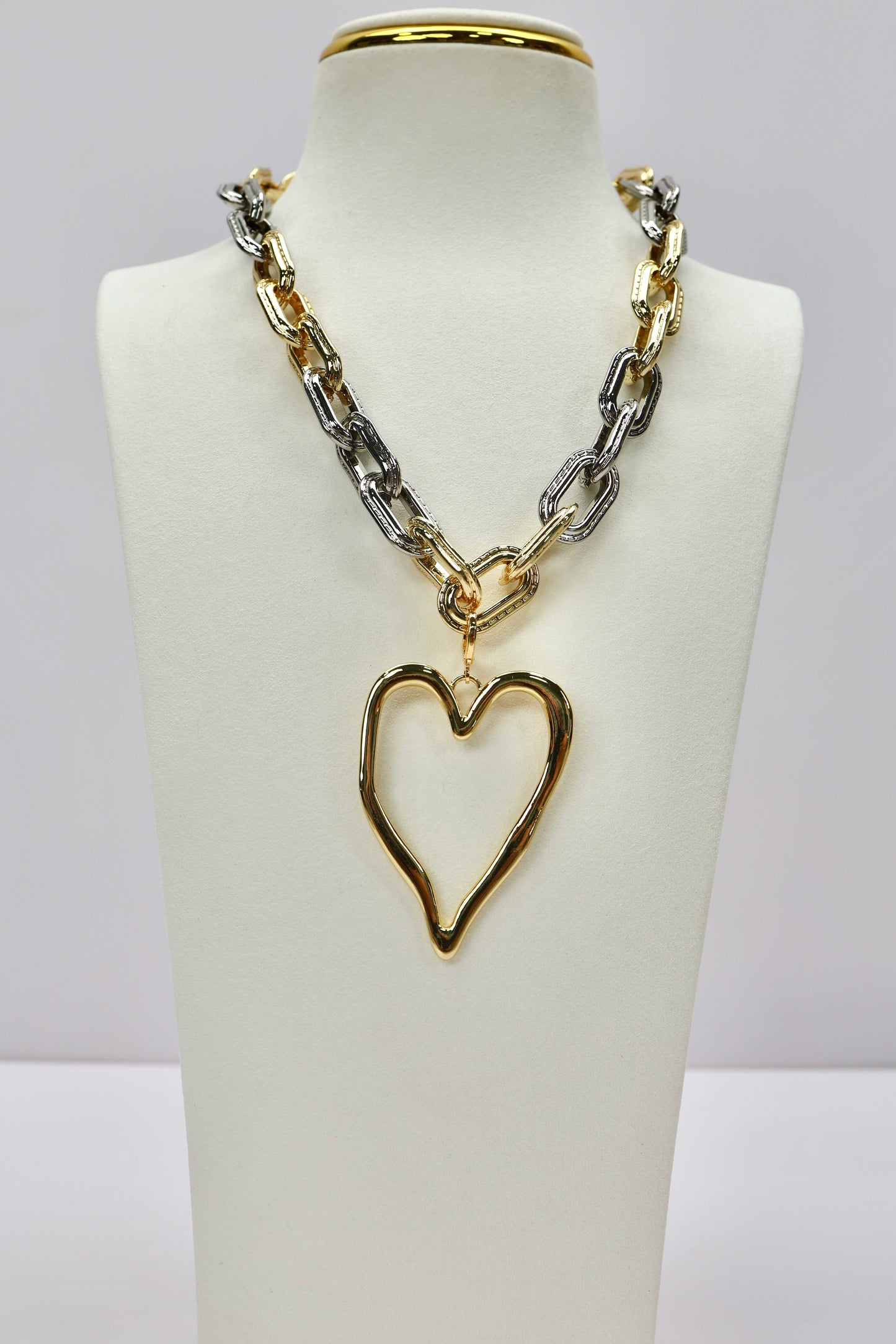 PALMER HEART NECKLACE
