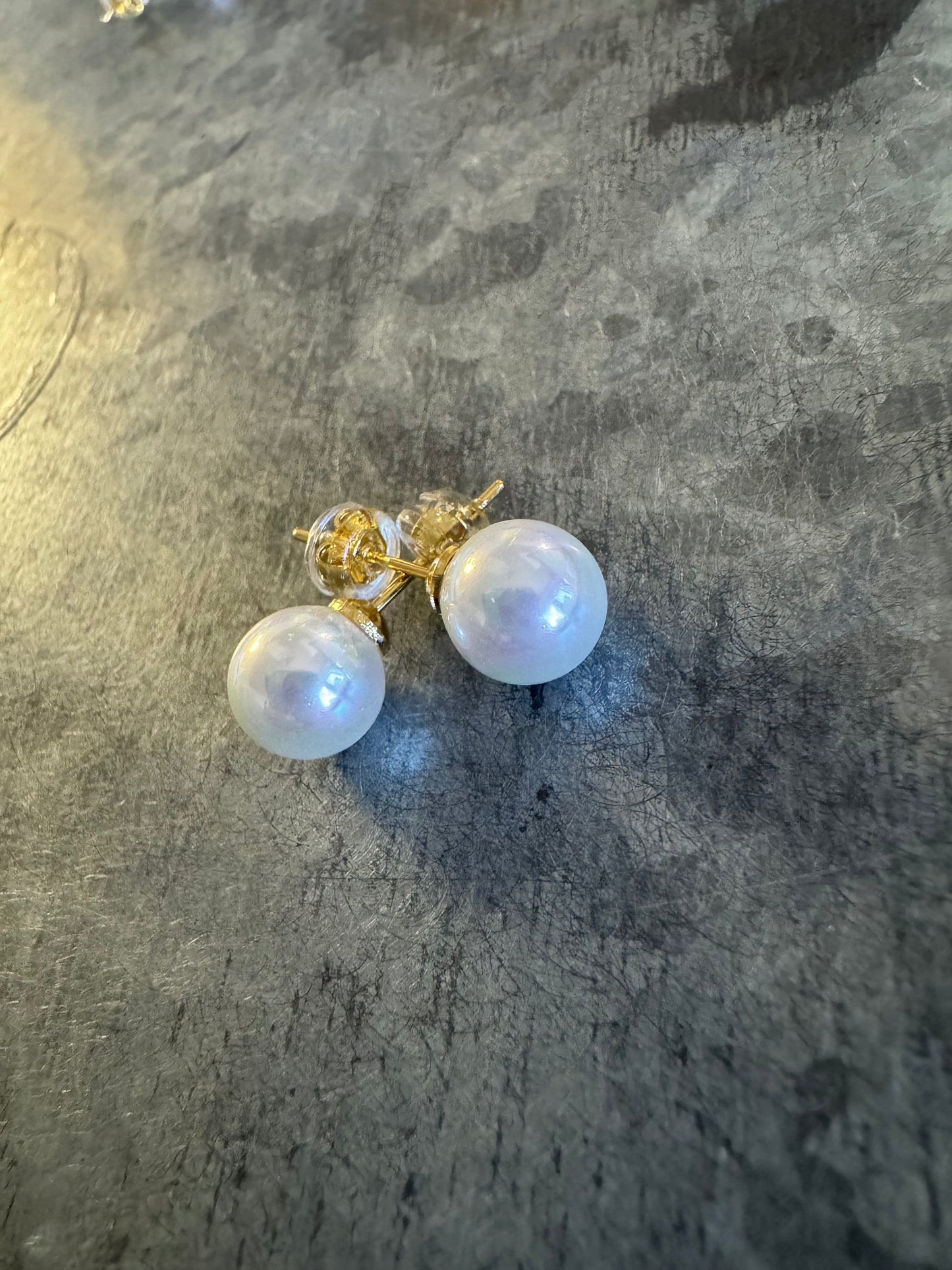 BOB PEARL STUD EARRINGS*