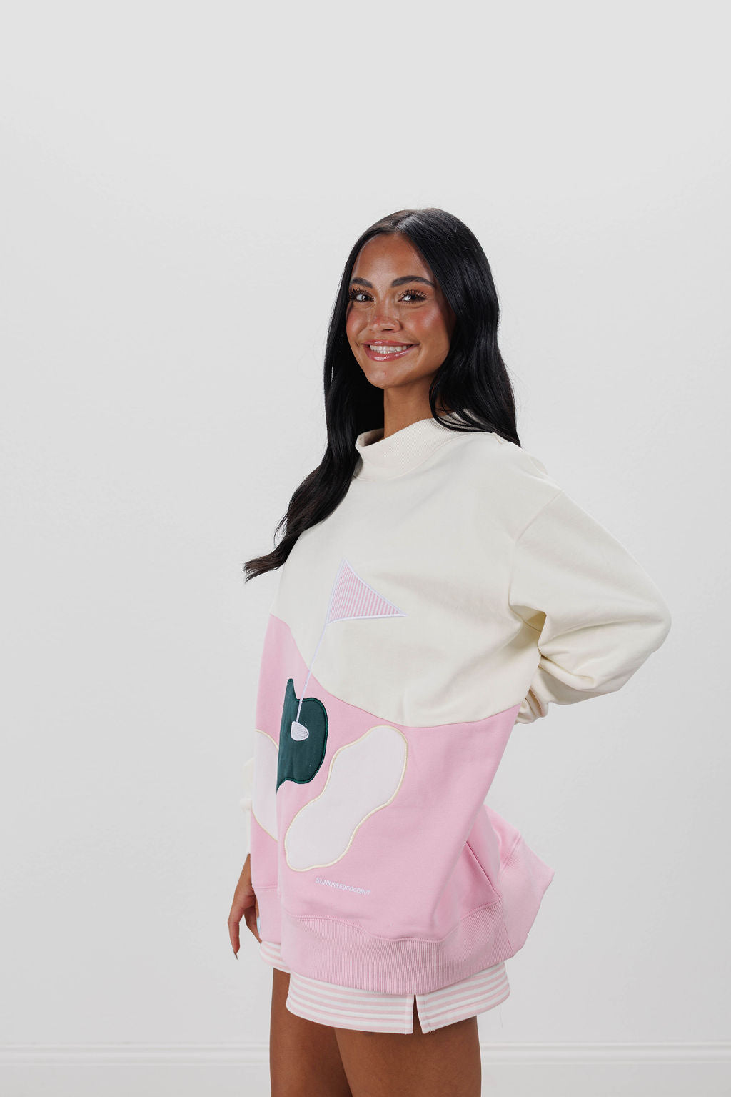 GOLFING ON THE GREEN MOCKNECK