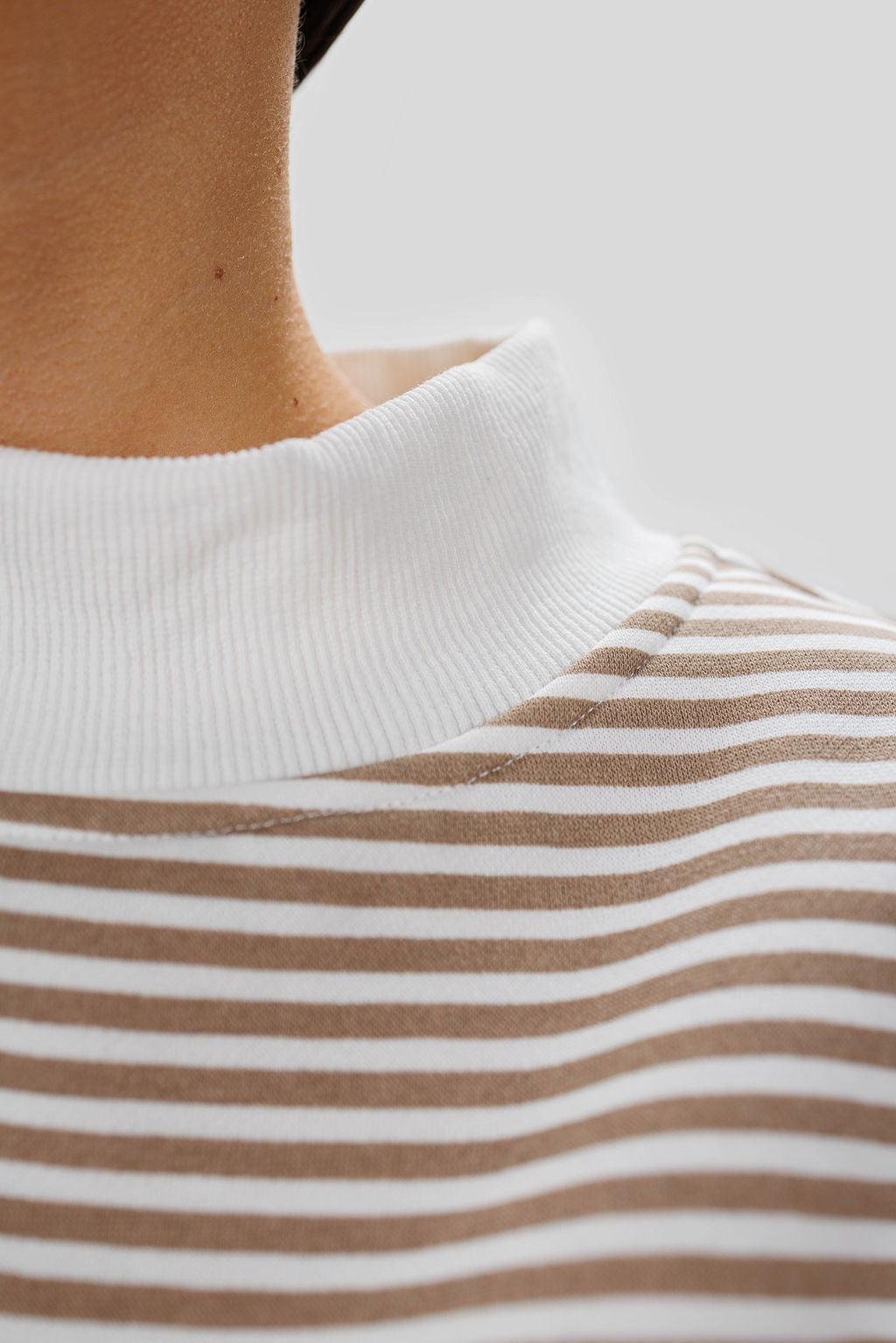 STRIPED MOCKNECK