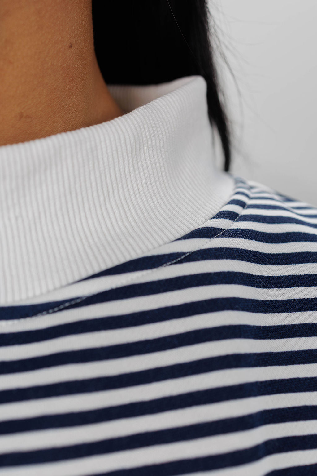 STRIPED MOCKNECK