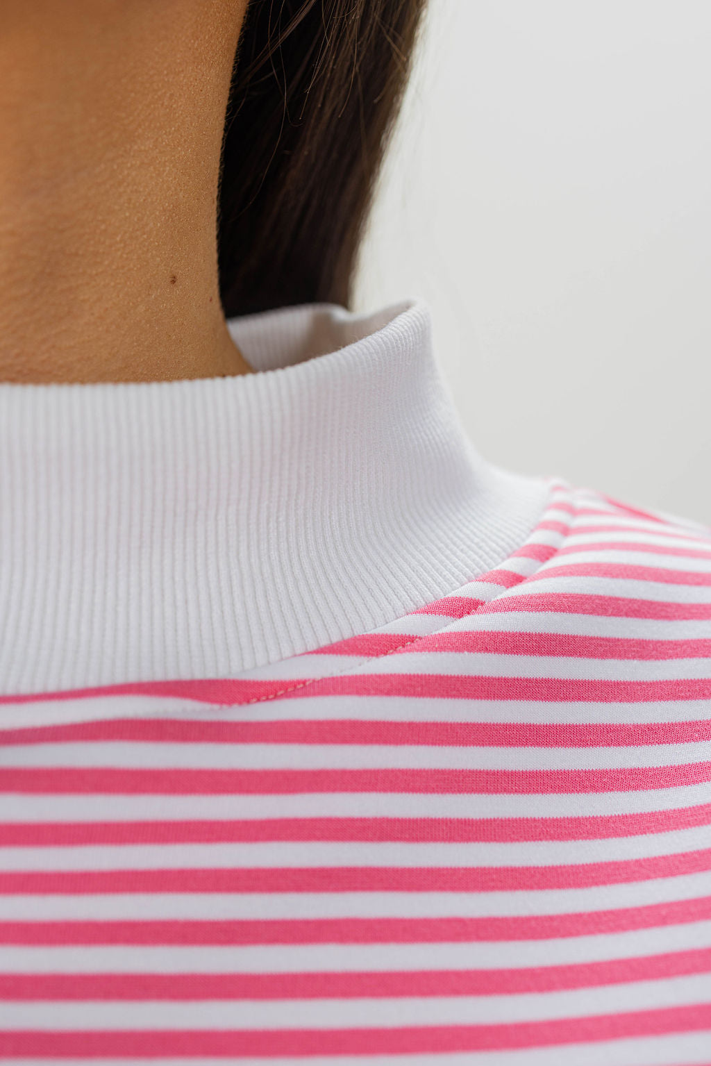 STRIPED MOCKNECK