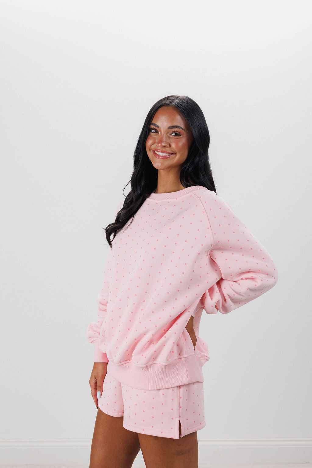 OFF THE SHOULDER CREWNECK