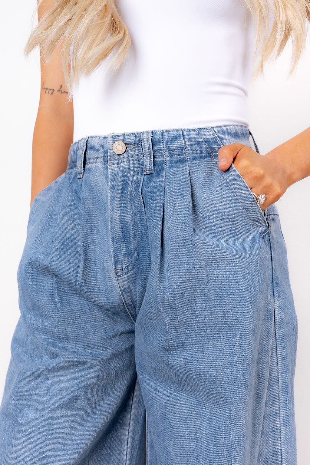 DAILY JEANS