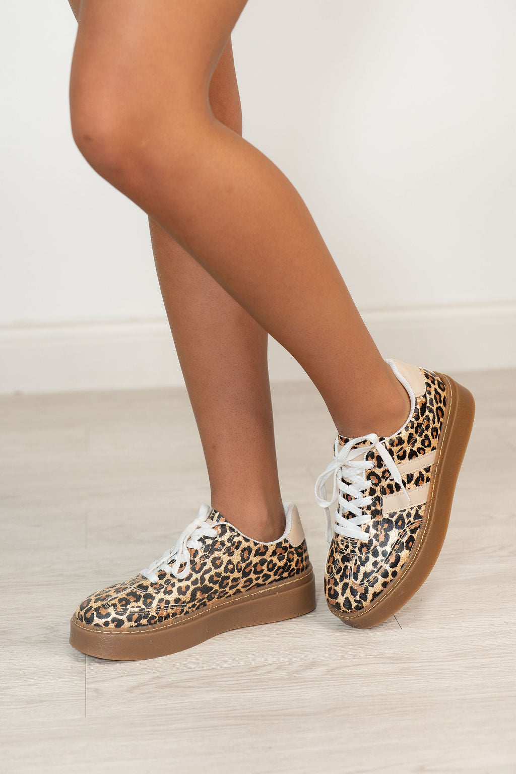 NDS DOUBLE STRIPED SNEAKERS*