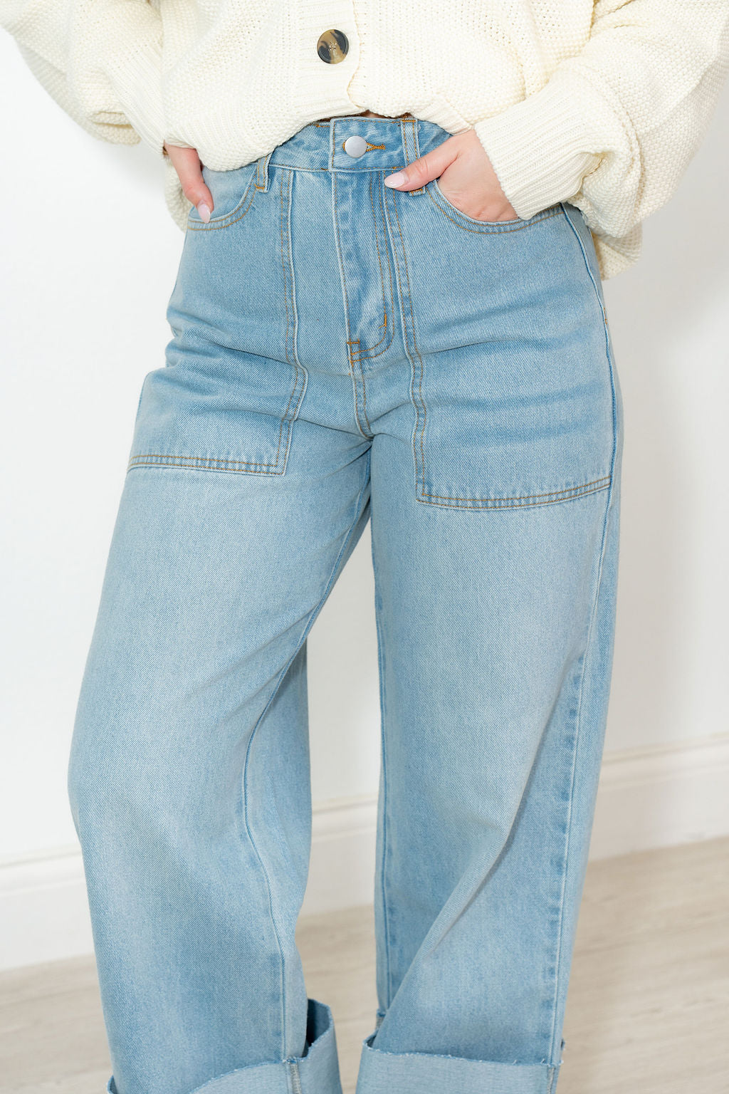 OUT OF OFFICE JEANS*