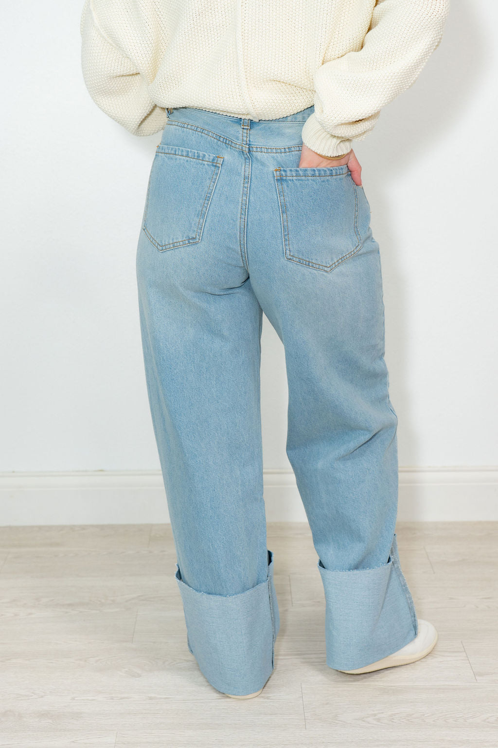 OUT OF OFFICE JEANS*