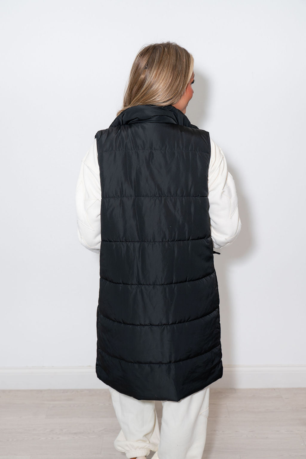 WARM & COZY VEST*