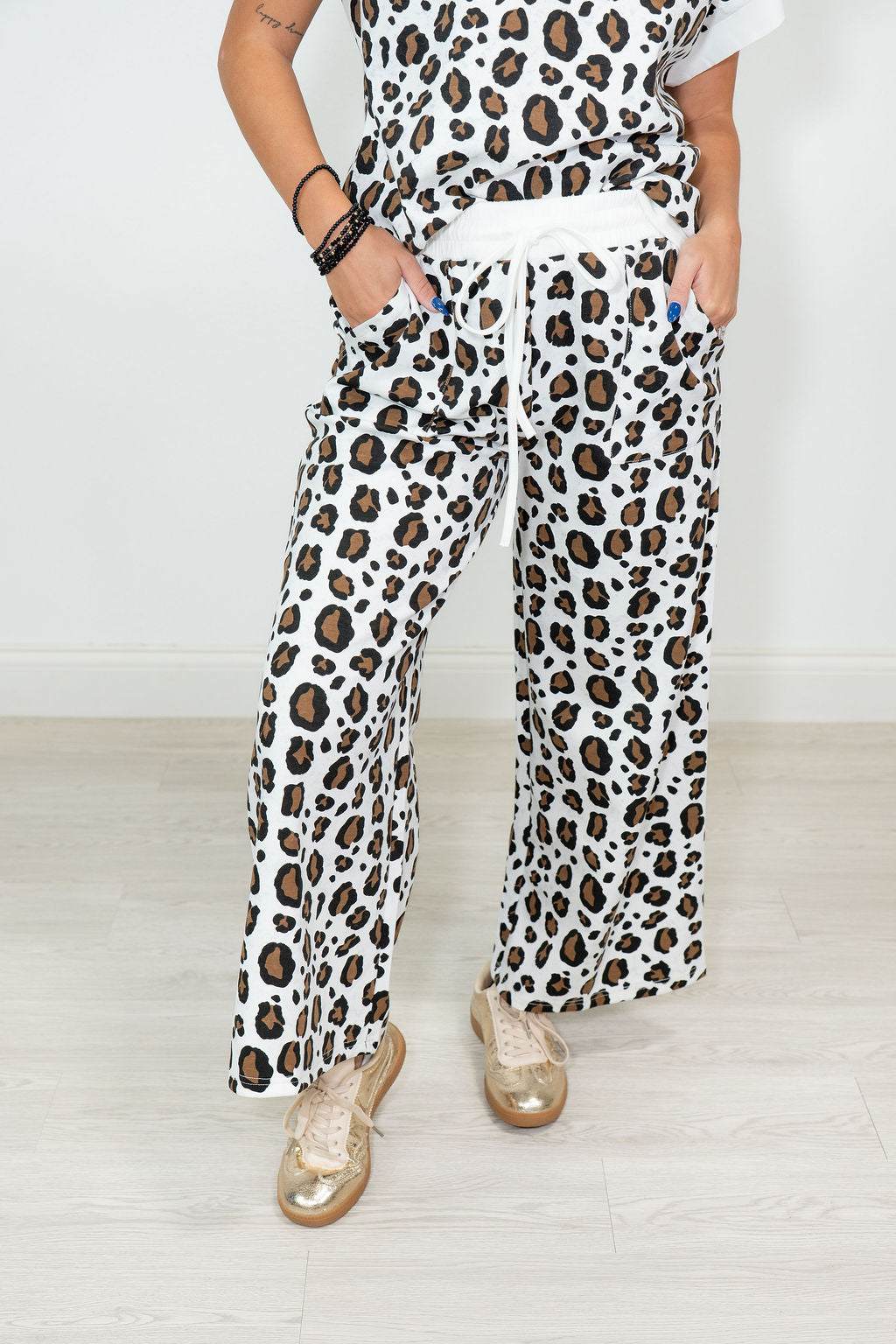 LOUNGE AROUND SET PANTS*