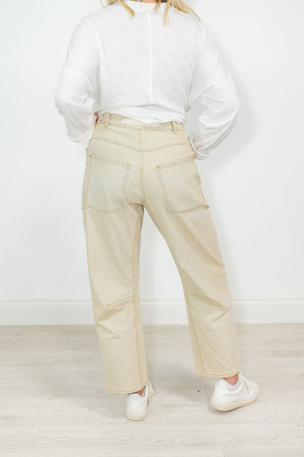 NOVA JEANS*