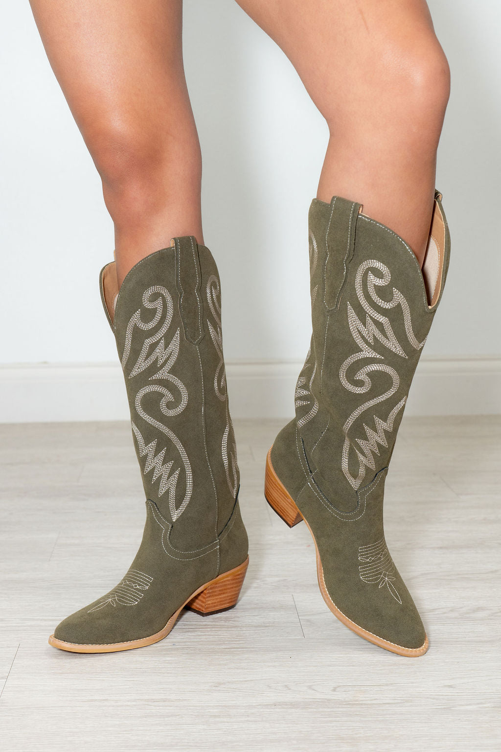 CI NIA BOOT*