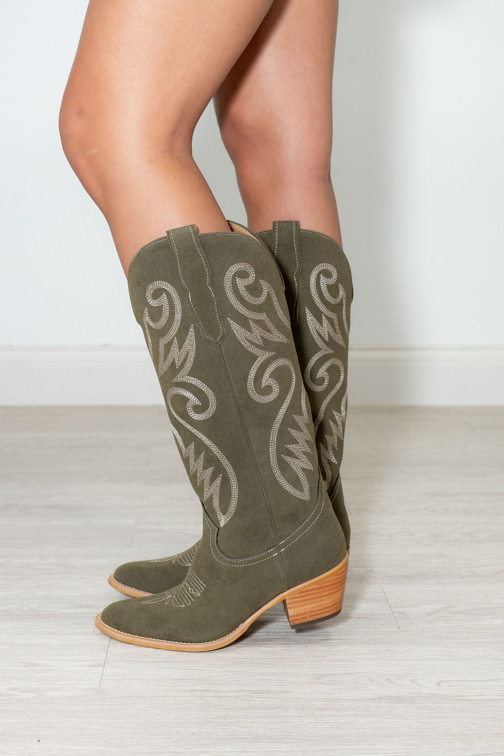 CI NIA BOOT*