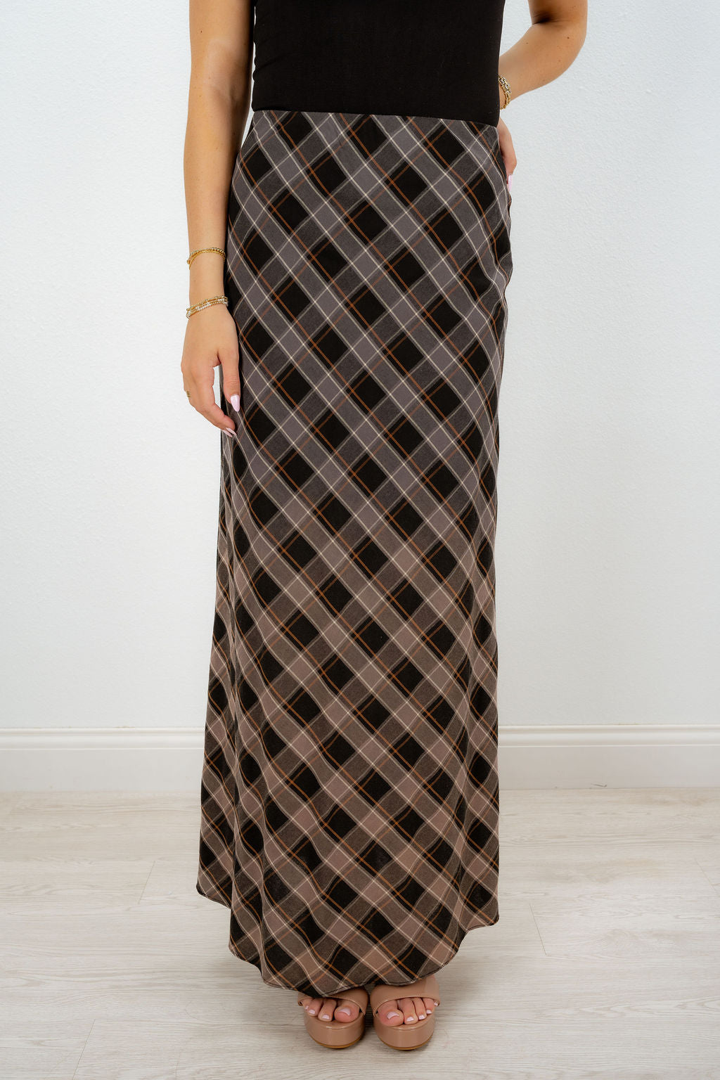 PLAID & POISE SKIRT
