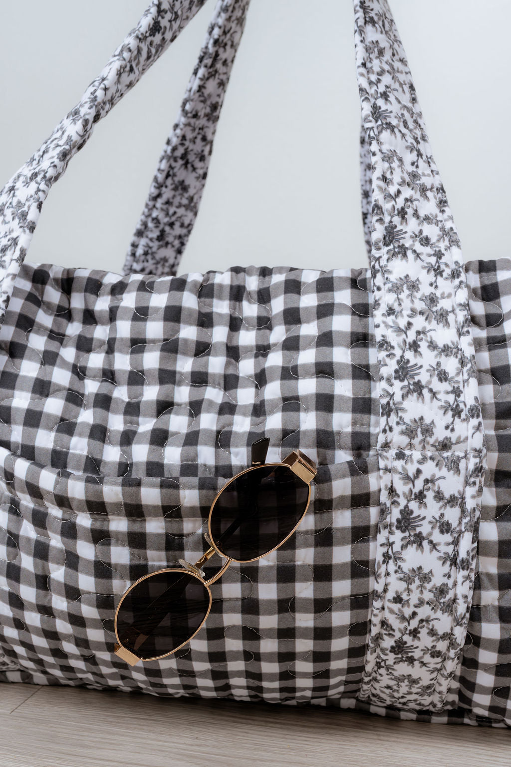 ON THE GO DUFFLE BAG
