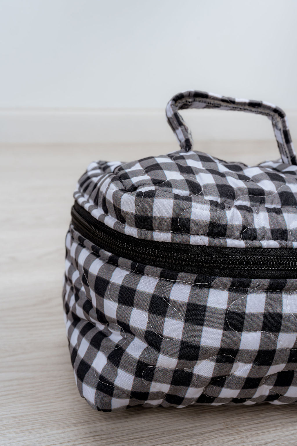 ON THE GO COSMETIC BAG