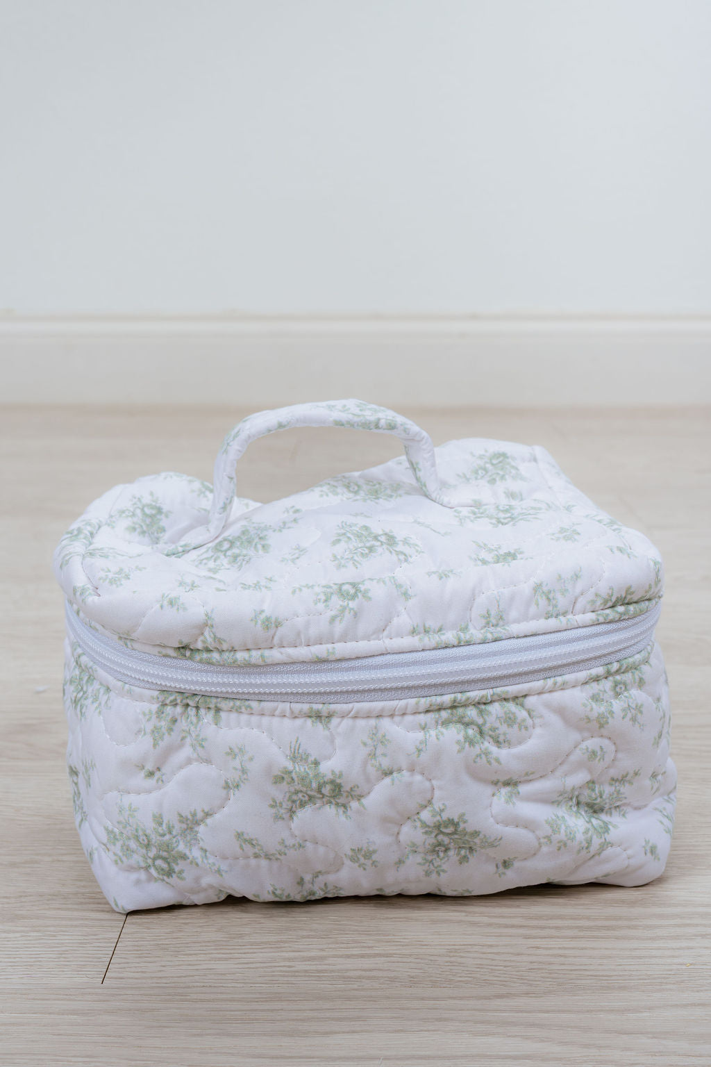 ON THE GO COSMETIC BAG
