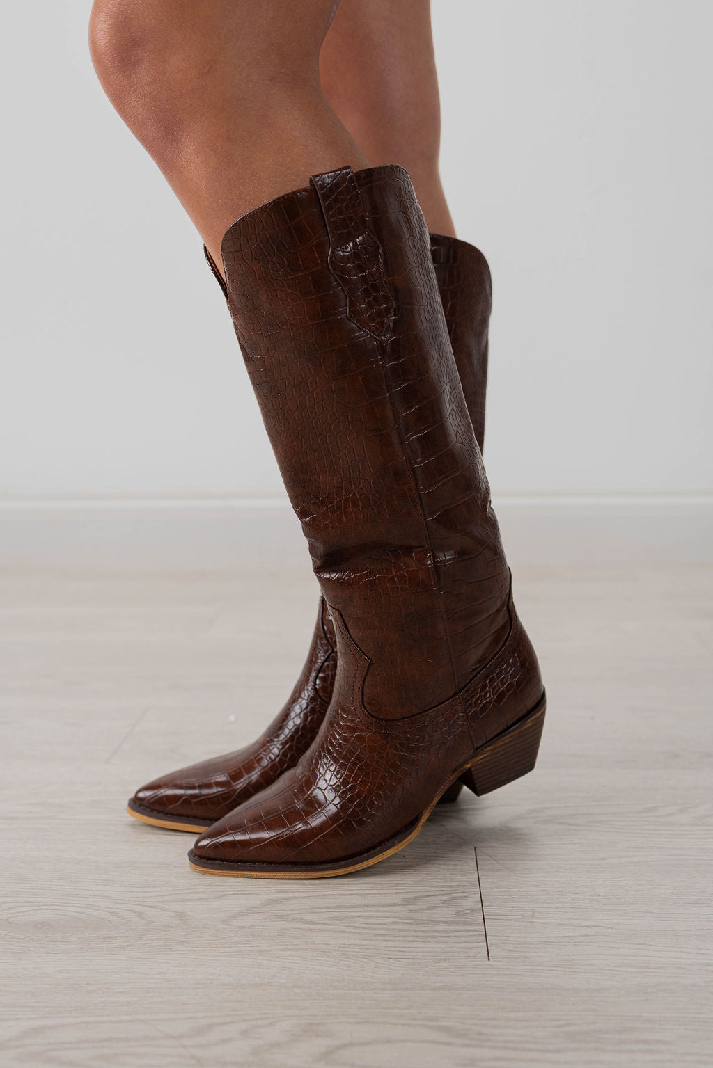 MB LEANN BOOT