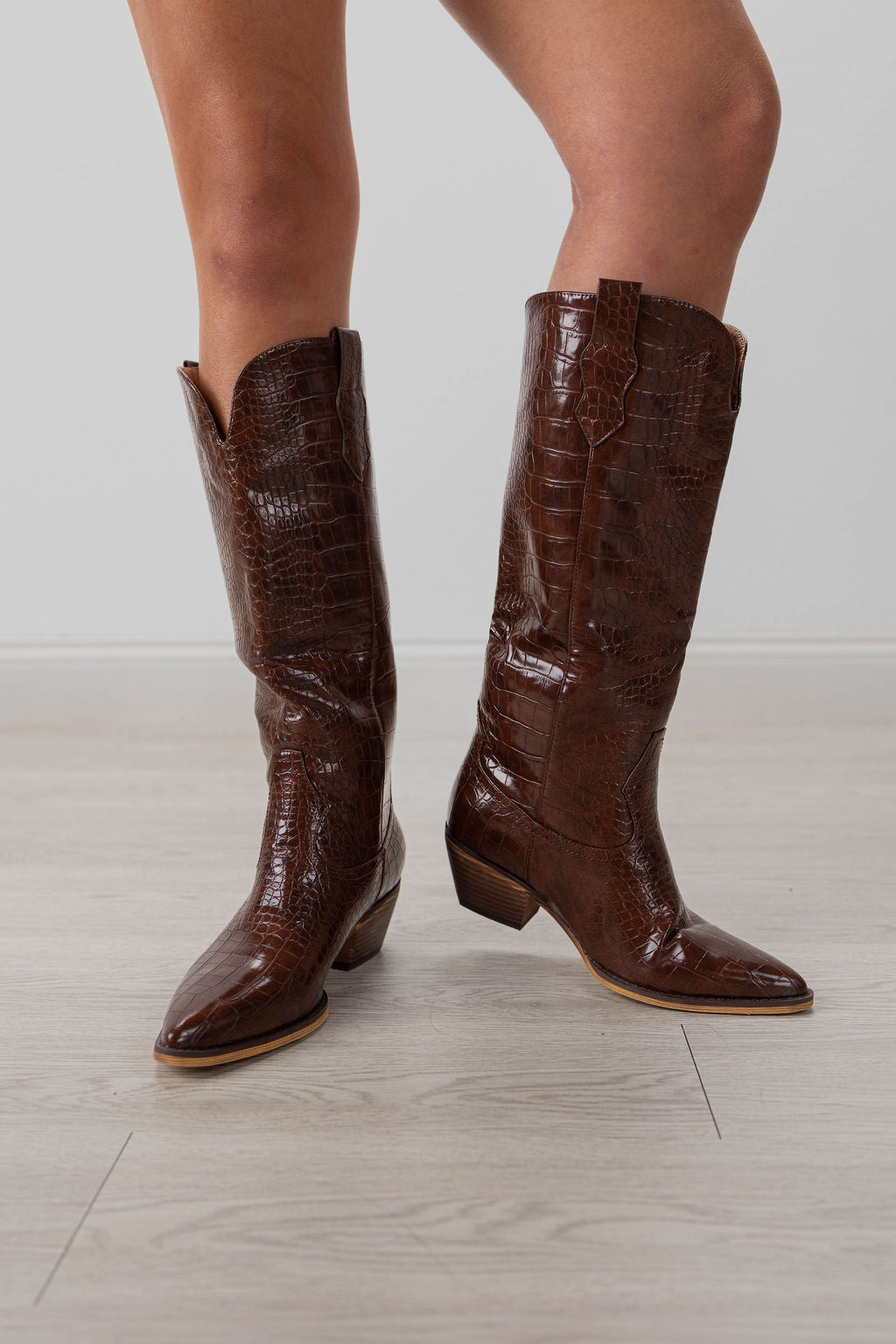 MB LEANN BOOT