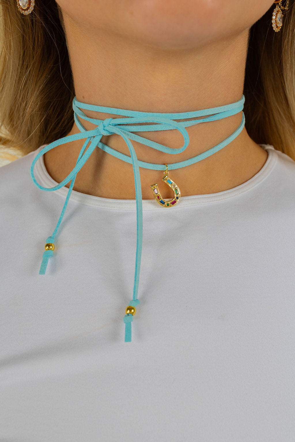 HORSESHOE WRAP NECKLACE