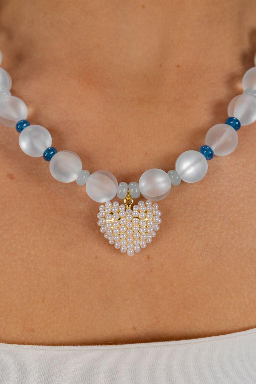 FROSTY NECKLACE